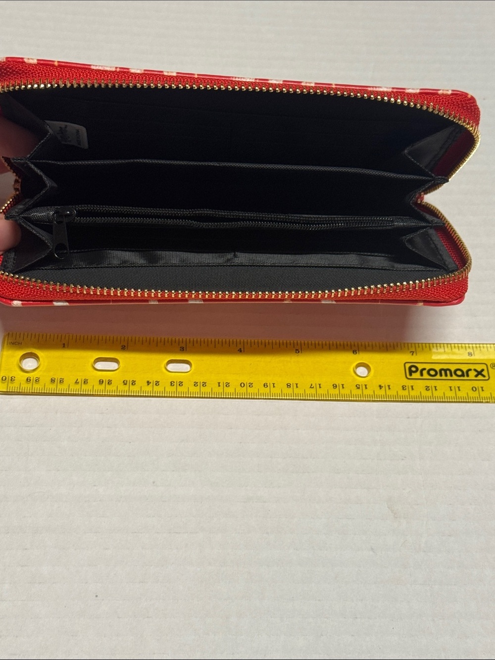 Harry Potter Red Hogwarts Wallet NWT - Picture 3 of 5